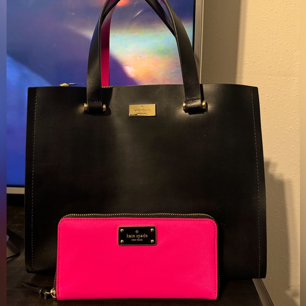 Kate Spade matching purse & zippered wallet.